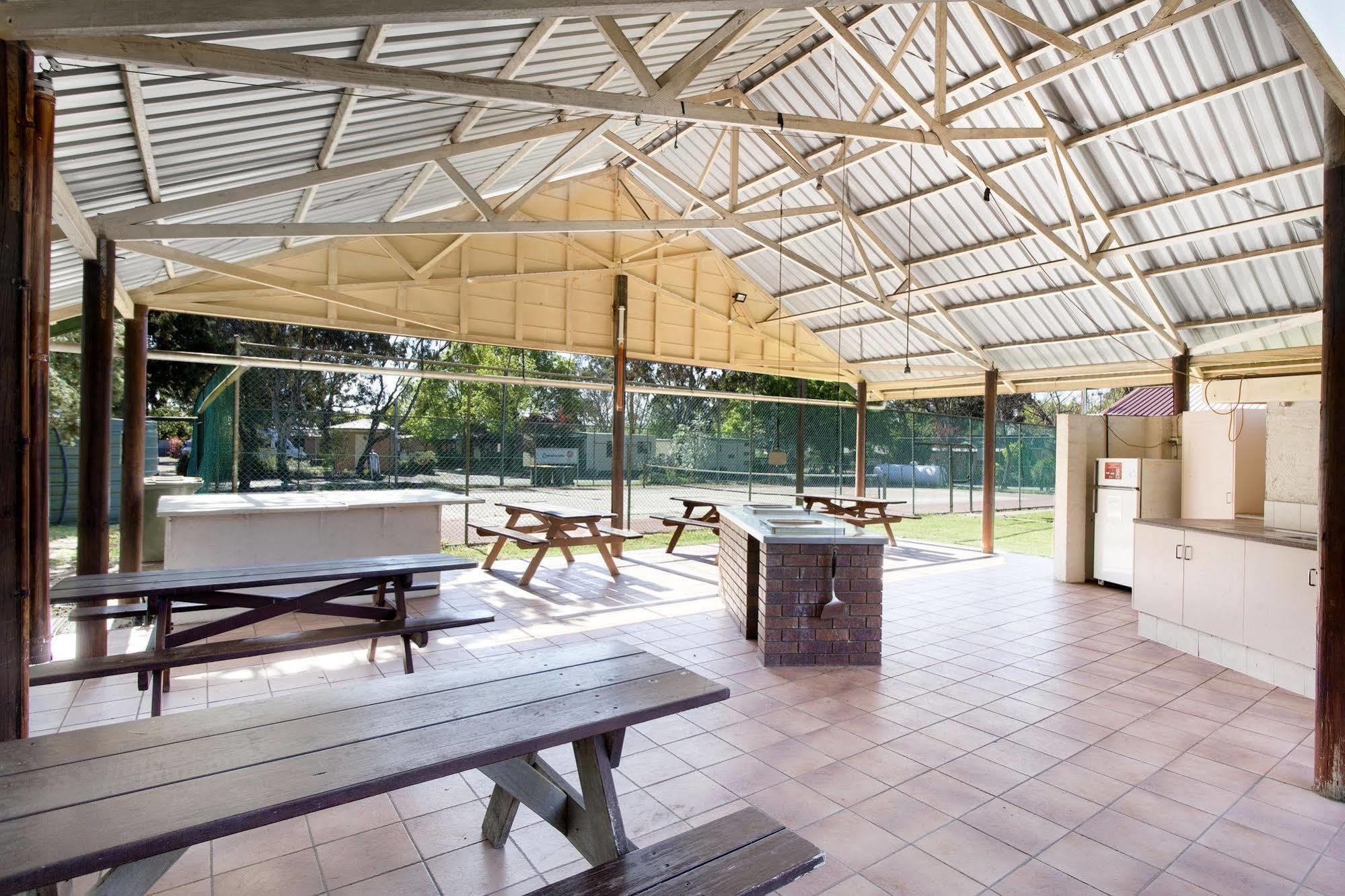 Armidale Tourist Park Hotel Exterior photo